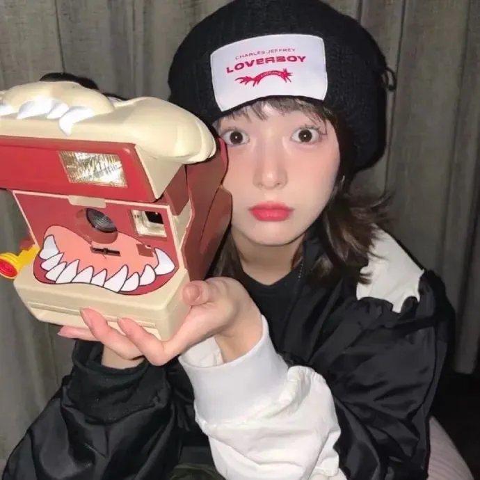 她才是主角